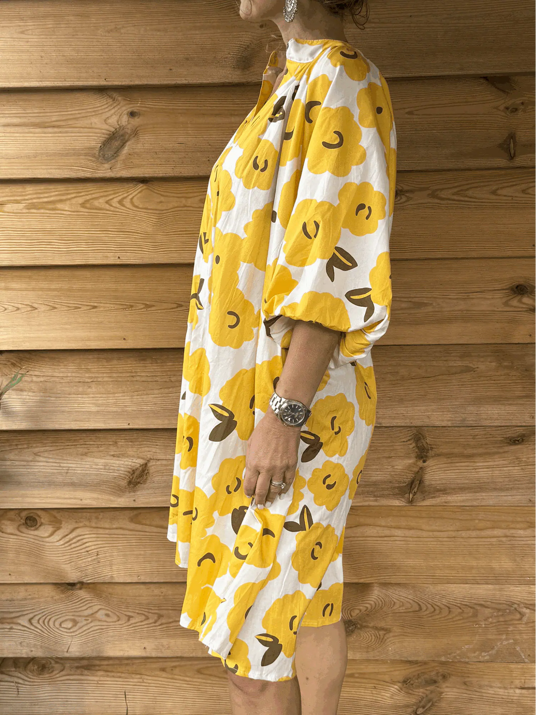 Robe à fleur jaune