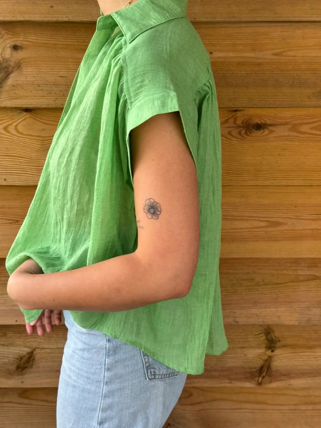 Tunique fluide vert pomme col boutonné manche courte
